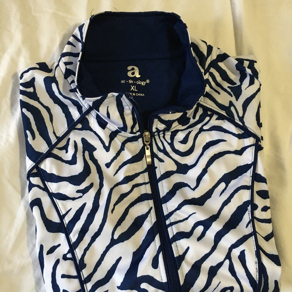 a ac-tiv-ology XL Navy/White Full-Zip Yoga Jacket Animal Print Easy Care